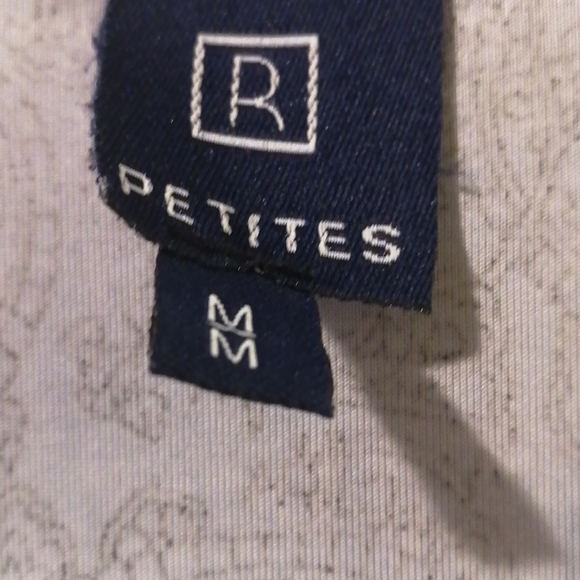 Petite blouse - Picture 2 of 3